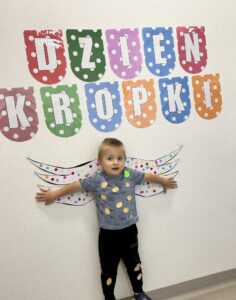 szkola-podstawowa-w-proszeniu-dzien-kropki