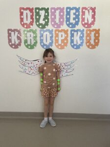 szkola-podstawowa-w-proszeniu-dzien-kropki