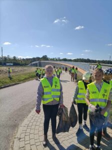 szkola-podstawowa-w-proszeniu-sprzatanie-swiata